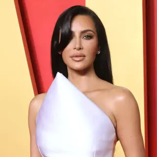 Kim Kardashian Reveals Esophagitis Tied to Father's Esophageal Cancer Battle