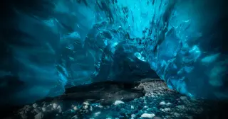 Gigantic gypsum beams reveal millennia-long crystal growth beneath Mexico’s desert