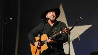 Garth Brooks Scraps Kansas City Matinee After Bot-Driven Ticket Chaos