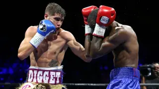 Prichard Colón dies at 33, 11 years after illegal head blow ended his boxing career