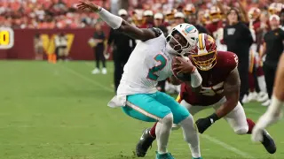 Dolphins Kick Off Season with Bold Plays: Willis Dash, Robinson Edge, Rookie Receivers Shine