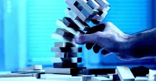 AI Debt Crisis: Analysts Warn of 2008-Style Crash and Job Losses