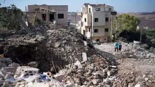 Israel detonates 1,100 tons on Ali al-Taher ridge, triggering tremor as demolitions widen in southern Lebanon