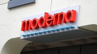 Moderna Stock Rises on Platform Validation as GSK Pushes Rival Flu mRNA to Phase III