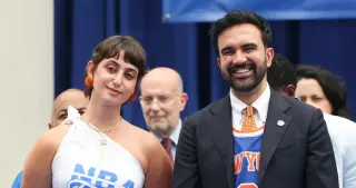 Bootleg Knicks Merch Dress Turns Heads at Knicks Parade