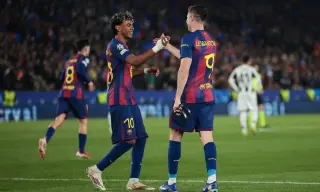 Lewandowski Back, Barca Name XI for Atletico Clash