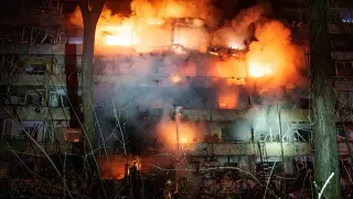 Kyiv Hit by Russian Missiles Without Ally Warning Amid Ceasefire Dispute