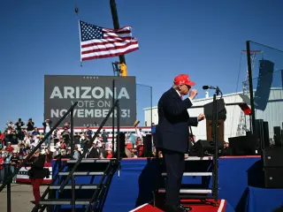 Trump Calls for Execution of Leakers at Arizona Rally Amid Iran War Tensions