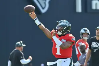 Hurts Finishes Strong as Hunt Turns Heads in Eagles-Patriots Day 2 Practice
