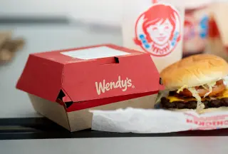 Warren Reintroduces Private Equity Liability Bill Amid Fast-Food Backlash