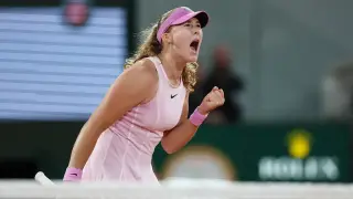 Andreeva Clinches First Grand Slam at 2026 Roland Garros