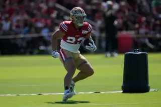 49ers Pad Day Sparks Competition as Stribling Shines