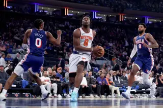 Knicks Ride a Rare Momentum Wave Into the Playoffs