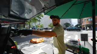Pizza Pod: NYC's Micro-Pizzeria Rolls Out of a Smart Car