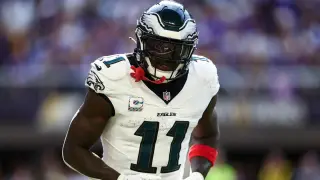 Eagles poised to land 2028 Patriots first-round pick for A.J. Brown