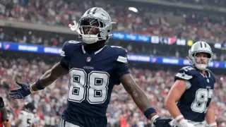 Lamb's 17-Catch Record Sets Cowboys on Path to Franchise History