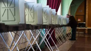 2026 Midterms: Polling Trust, Senate Toss-Ups, and the 2028 Horizon