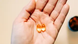Omega-3 Supplements Could Accelerate Cognitive Decline in APOE ε4 Carriers, Study Suggests