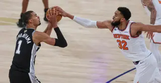 Knicks Eye a Momentum Shift in Game 4 Against Spurs