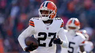 Sam Webb retires days after signing with Giants following 14-preseason snaps