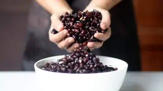 Experts spotlight eight beans for protein, fiber and heart health