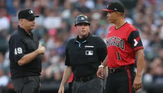 Venable's costly call haunts White Sox in loss to Guardians