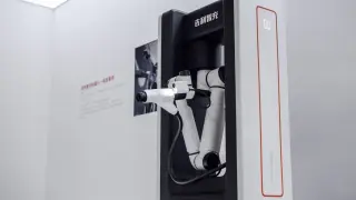 Geely Unveils 2.25 MW Charging Tech and New Battery Standards to Rival BYD
