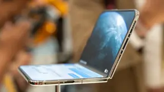 Apple's Foldable iPhone Duo Sells Out Instantly, Pushing Deliveries to 2027