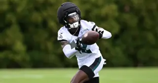 Woolen's Two INTs Highlight a Mixed Eagles Camp Night at The Linc