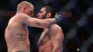 Coach pushes back on White's killer-instinct critique of Garry after UFC 330