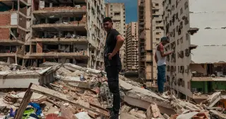 Twin Venezuelan Quakes Leave Hundreds Dead as Rescue Efforts Ramp Up