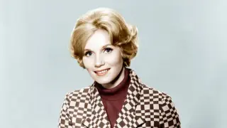 Eva Marie Saint, Oscar-Winning Icon of 'On the Waterfront' and 'North by Northwest,' Dies at 102