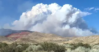 Hawk Fire Triggers Mass Evacuations Near Reno as Blaze Rapidly Spreads