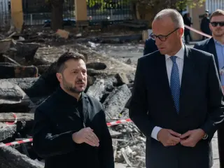Merz pledges €1.1bn aid in Kyiv as Russian strikes hit Northern Bridge