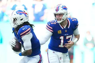 Eight-Round Fantasy Draft Playbook for 2026: Targets to Chase, Fades to Avoid