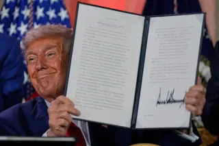 DC Circuit Keeps Trump’s Mail-Handling Order Alive as SCOTUS Weighs Next Steps