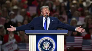 Trump promises $5,000 dividend to Americans if Republicans sweep Congress