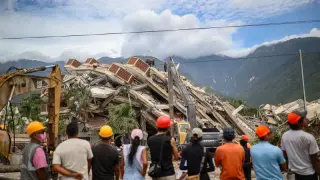 Rescue Teams Push Through After Venezuela Quakes as Toll Rises