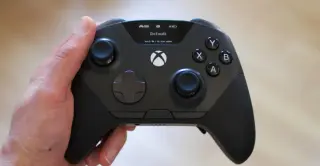Aeon Pro review: a premium Xbox/PC controller with a swappable battery future