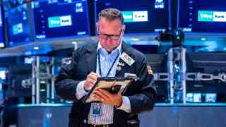 U.S. 10-year Treasury yield hits multi-month high as inflation and debt concerns persist