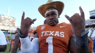 Texas Star Colin Simmons Draws Penalty for Miming Urination During Sack Celebration