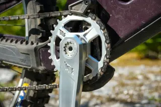 Roundup of Build-Ready MTB Gear: Rebuildable Saddles, Tilt-Adjust Posts, and Subtle Earbuds