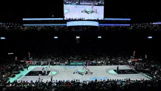 Liberty alter a fan’s halftime message, sparking censorship controversy and refunds