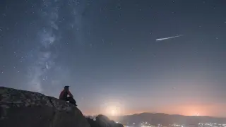 Draconids Peak Oct 8: A Rare Evening Meteor Shower for Early Birds