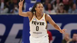 Mitchell Breaks WNBA Single-Season Scoring Record in Fever Victory