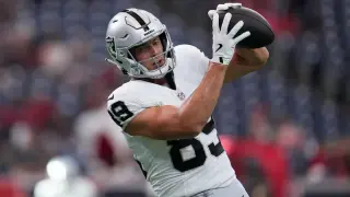 Week 1 Injury Storm Tests NFL Depth as Bowers Out and Mahomes Eyes Return
