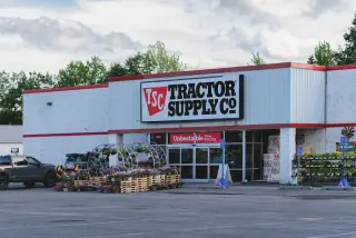 Tractor Supply staff surprise plant-rescue creator with free clearance plants