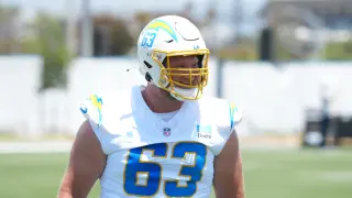 Chargers center Biadasz sidelined indefinitely after ACL damage