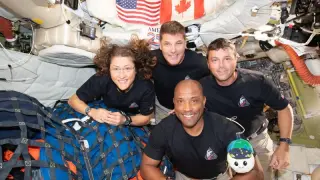 Artemis II returns: four astronauts splash down after lunar flyby