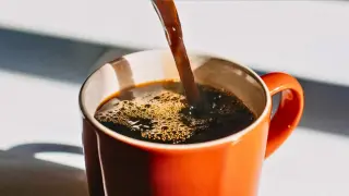 Tea May Support Bone Density in Older Women, While Heavy Coffee Intake Shows Risks